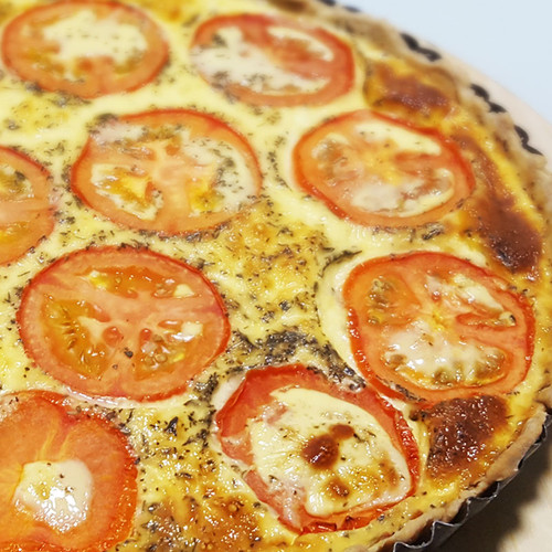 Tomatoes, mustard & tuna quiche laquichegourmande