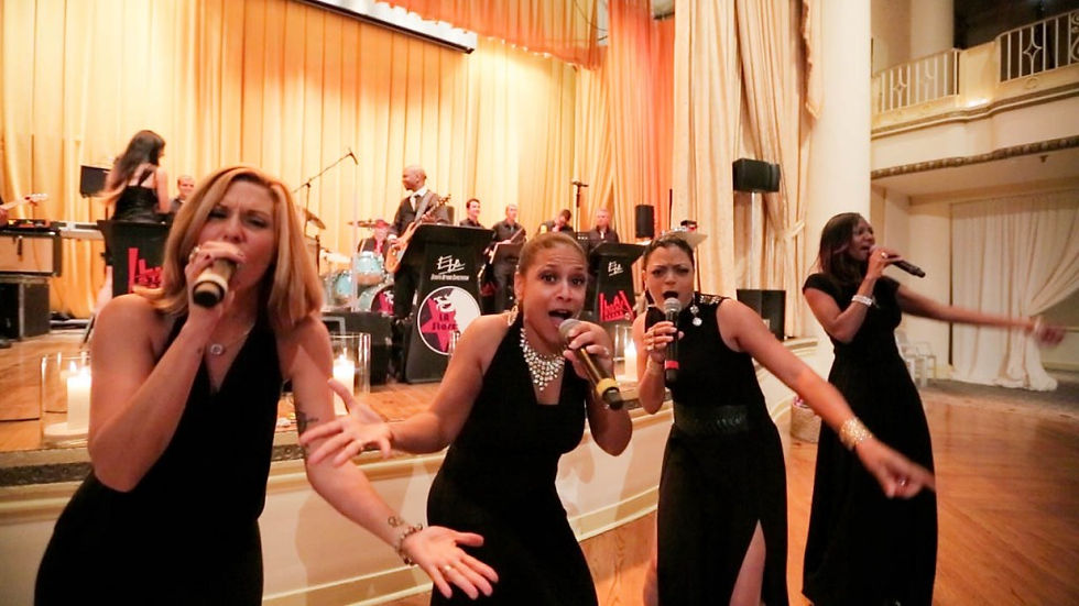 wedding band singers at wedding reception