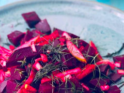 Ensalada de Remolacha e Hinojo con Aderezo de Pecana