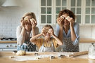 Cooking_multigenerational_family_1926115844.jpg
