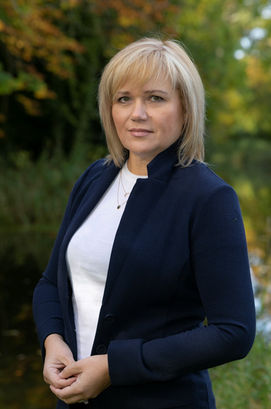 Angela Cox