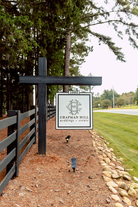 Sign to our elegant indoor wedding reception at Chapman Hill, a farmhouse venue located in Jefferson, GA. This rustic event space, near Athens, Georgia, is perfect for couples seeking a countryside setting just northeast of Atlanta.
Jefferson Georgia. With indoor and outdoor options, this venue in North Ga offers beautiful views and scenery. Offers large wedding tree and free tables and chairs.  We have both outdoor ceremony and indoor ceremony venues
