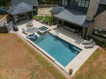 Ashbrook-transitional-retreat-designed-by-Smith-Slovik-Residental-Designers-CLT