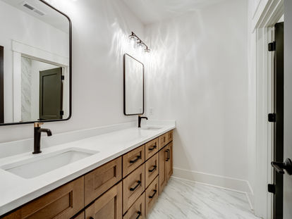 Lincolnton, NC -North Lincoln District Custom Home by Blue Wave Builders