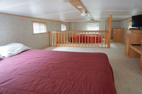 Elk-Forest-Tiny-Home-Maggie-Valley-Cabin-Rentals-and-yurts