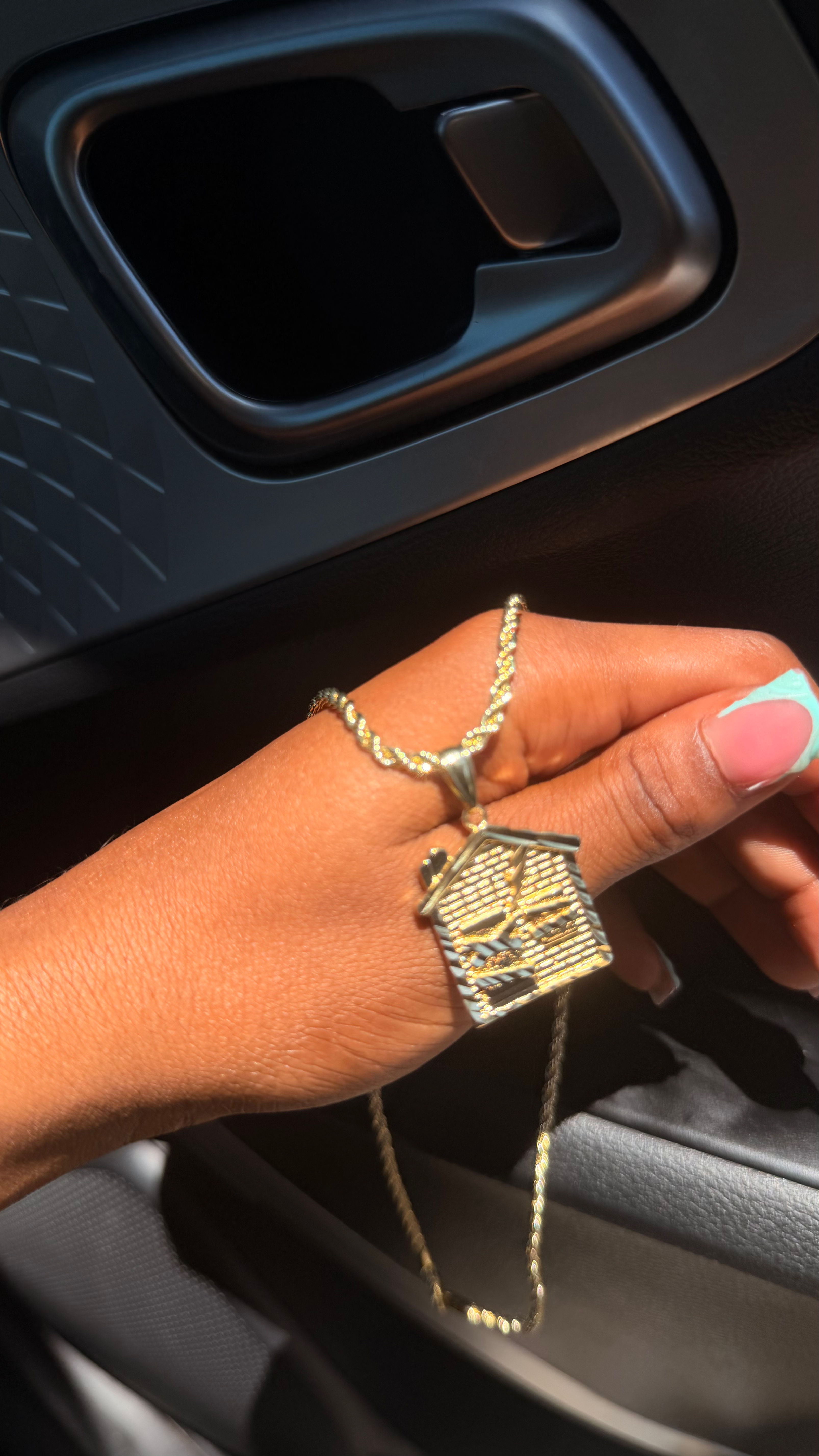 trap house pendant + rope chain
