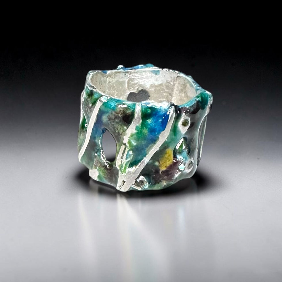 Thumbnail: Aurora Borealis Plique-à-Jour Enamel Band withColored Diamonds