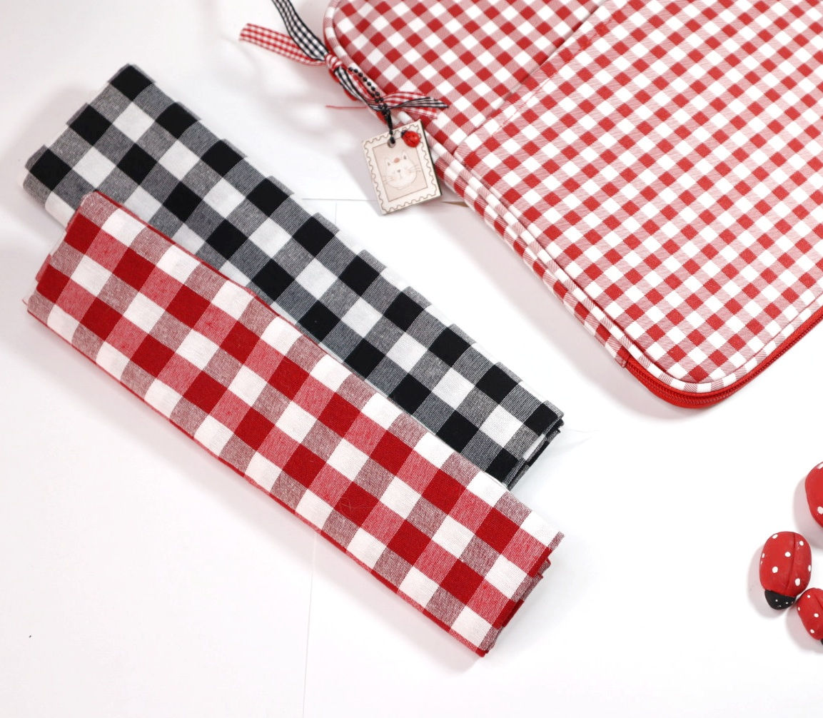 Tela Vichy Mariquilla, rojo y negra