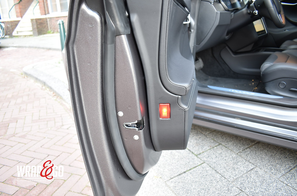 Tesla Model S Satin Dark Grey 3M Binnenkant