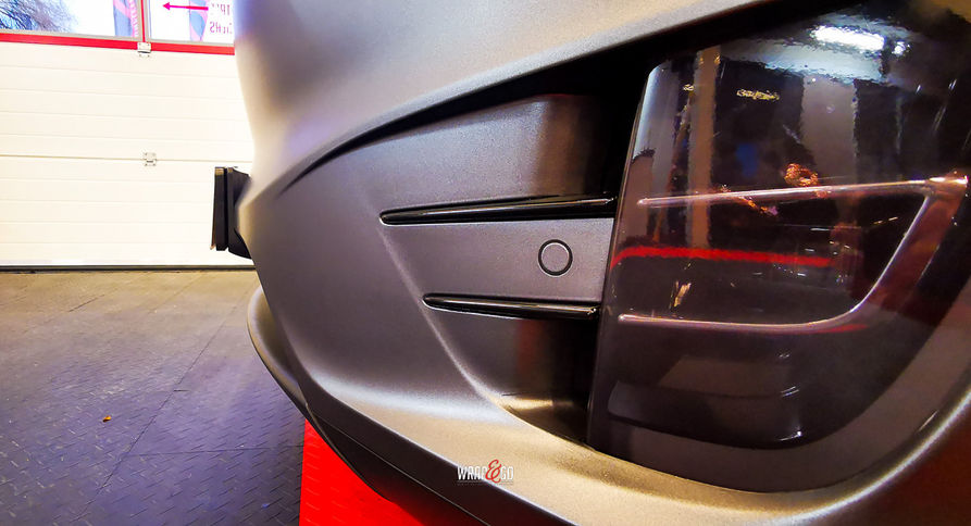 WrapAndGo-Tesla-model-x-3m-matte-dark-grey-gloss-black-chrome-delete-14.jpg