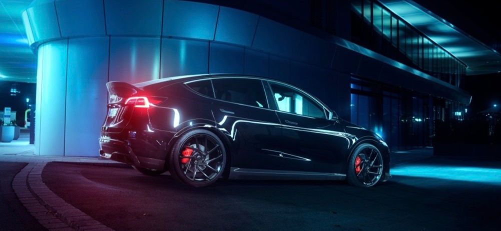 novitec-tesla-model-y-bodykit-carbon-teslacarwrap2.jpg