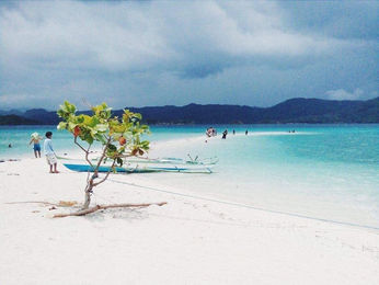 Sandbar-Hacupan Island