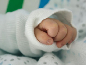 Σε κάδο απορριμμάτων βρέθηκε νεογέννητο αγοράκι