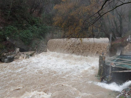 Προβλήματα στα Λουτρά εξαιτίας της ισχυρής βροχόπτωσης