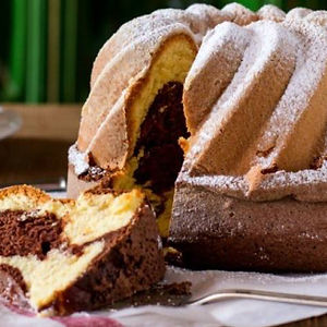 Traditional Kuglof / Kugelhopf / Marmor Kuchen