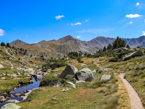 GR 11 - DEN DVACÁTÝ DRUHÝ; 29,9 km (celkem 584,2 km)