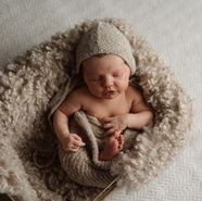 Newborn baby photoshooting