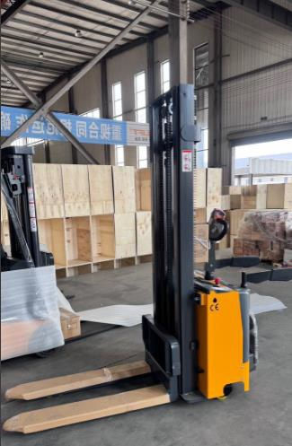 Apilador Eléctrico CL1532E