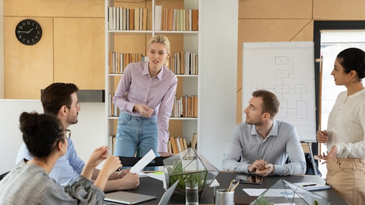 Diferencias entre ser un jefe y un líder en el mundo laboral