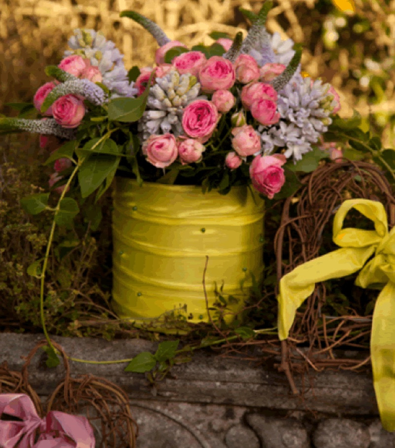 Create a unique floral arrangement at a Spring Flower Arranging Workshops