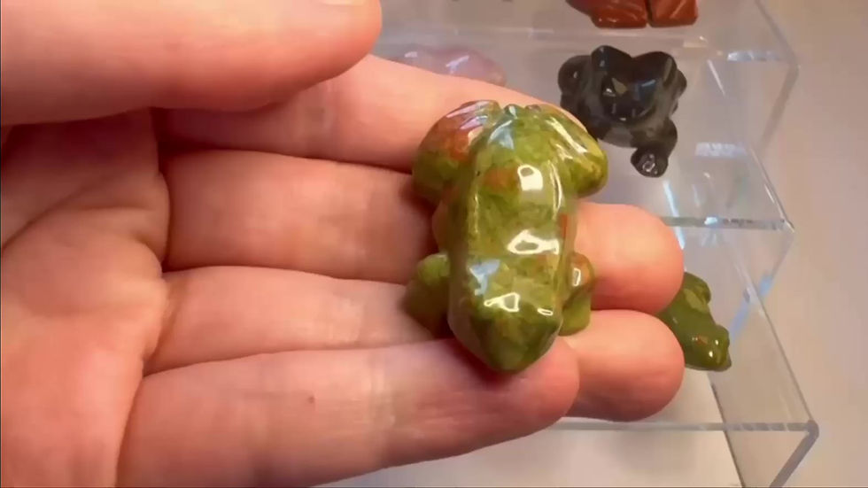 Thumbnail: Frog Small Carvingds