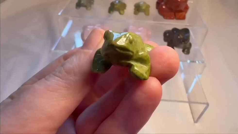 Thumbnail: Frog Small Carvingds