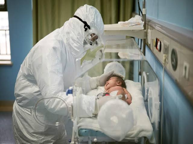 According to a report published in The Strait Times, a woman named Celine Ng-Chan, who had tested positive for the COVID-19 back in March during her pregnancy, has given birth to a baby with antibodies already present against the highly contagious virus. The news offers a new clue as to whether the infection can be transmitted from mother to child.