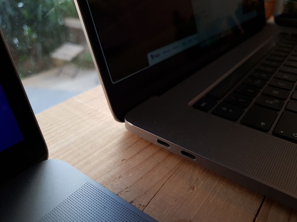 Küçük resim: MacBook Pro 16" Intel i9 2.4GHz / 32GB RAM / 1TB SSD / Pro 5500M 4GB - MVVM2TU/A