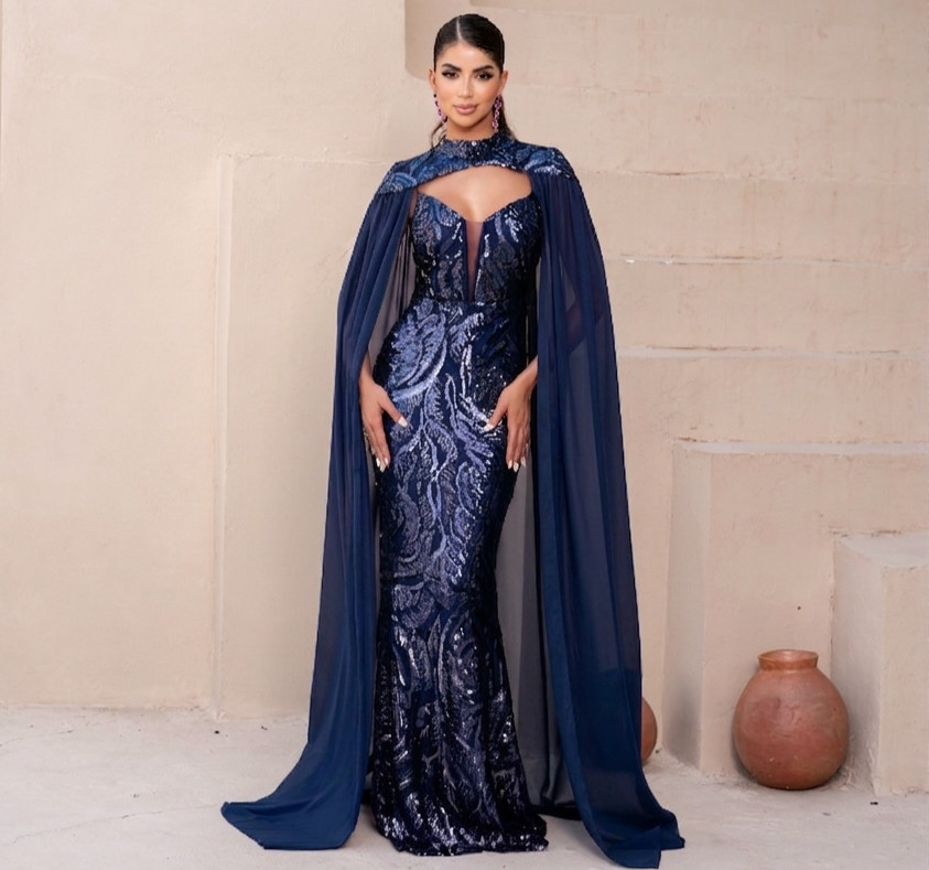 Vestido Longo Aurora azul marinho com capa fluida