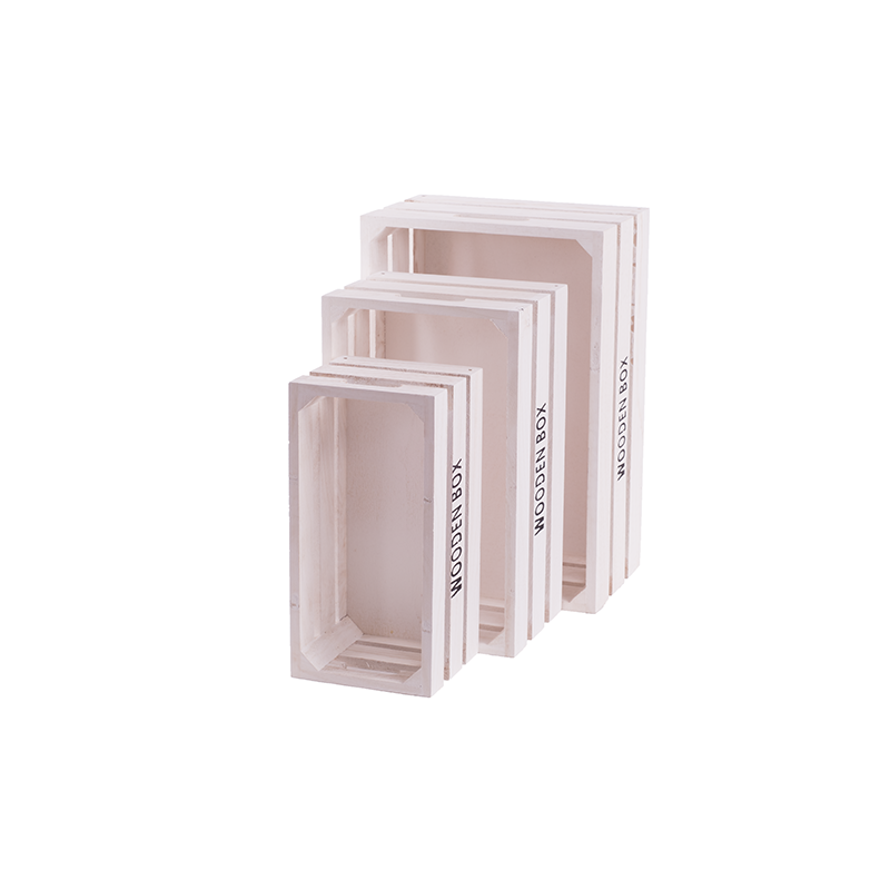 Thumbnail: סט שלושה ארגזים לבנים מעץ לאחסון