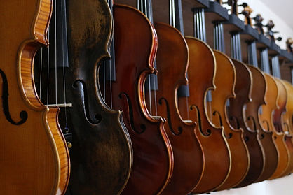 700944854-violin-516023-wjyw-1920x1280-MM-100.jpg