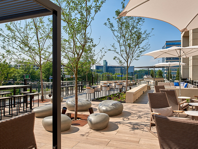 Motar-set wood look porcelain pavers
