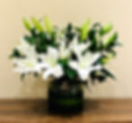 Lily flower vase arrangements delivery Dubai