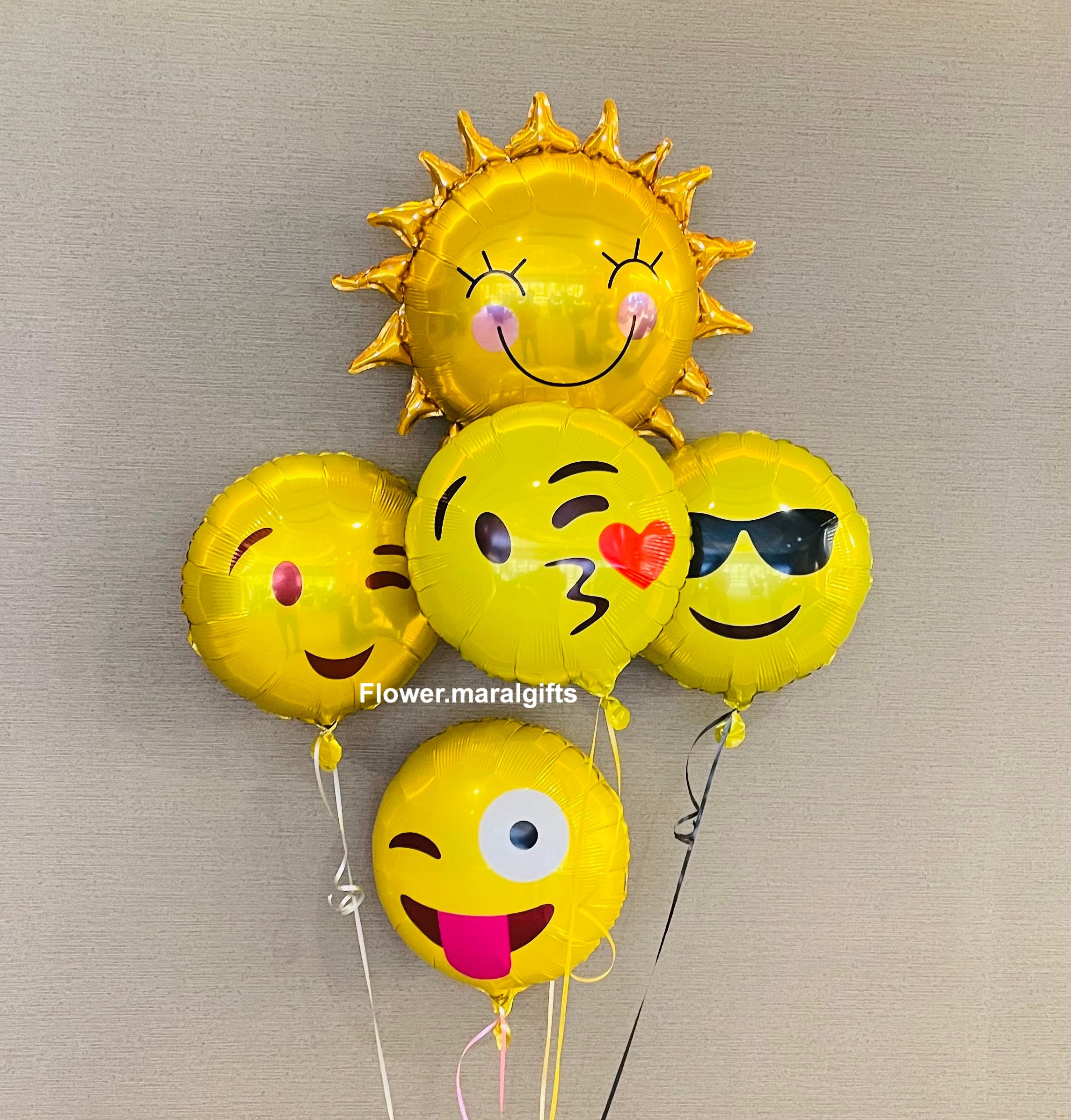 Set Emoji helium balloons Golden color with helium for birthday party