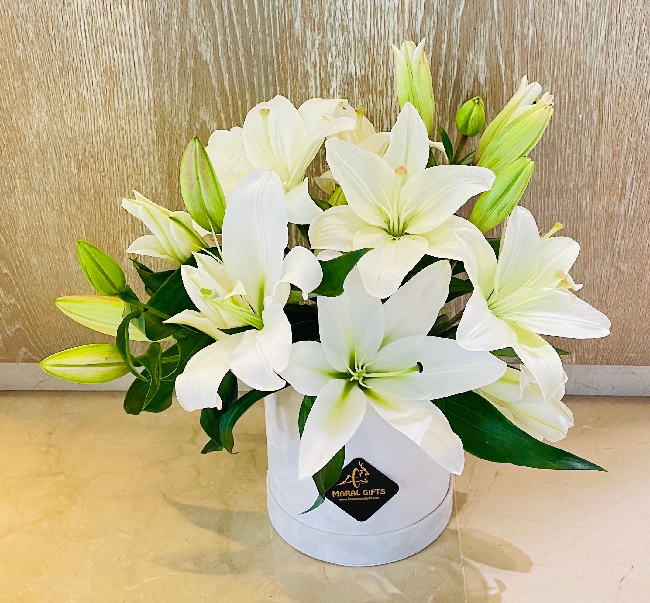 White lily flower box combination for all you occasion lily flower box