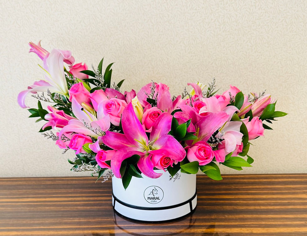 Pink lily flower boxes with roses – luxury floral gift Dubai
