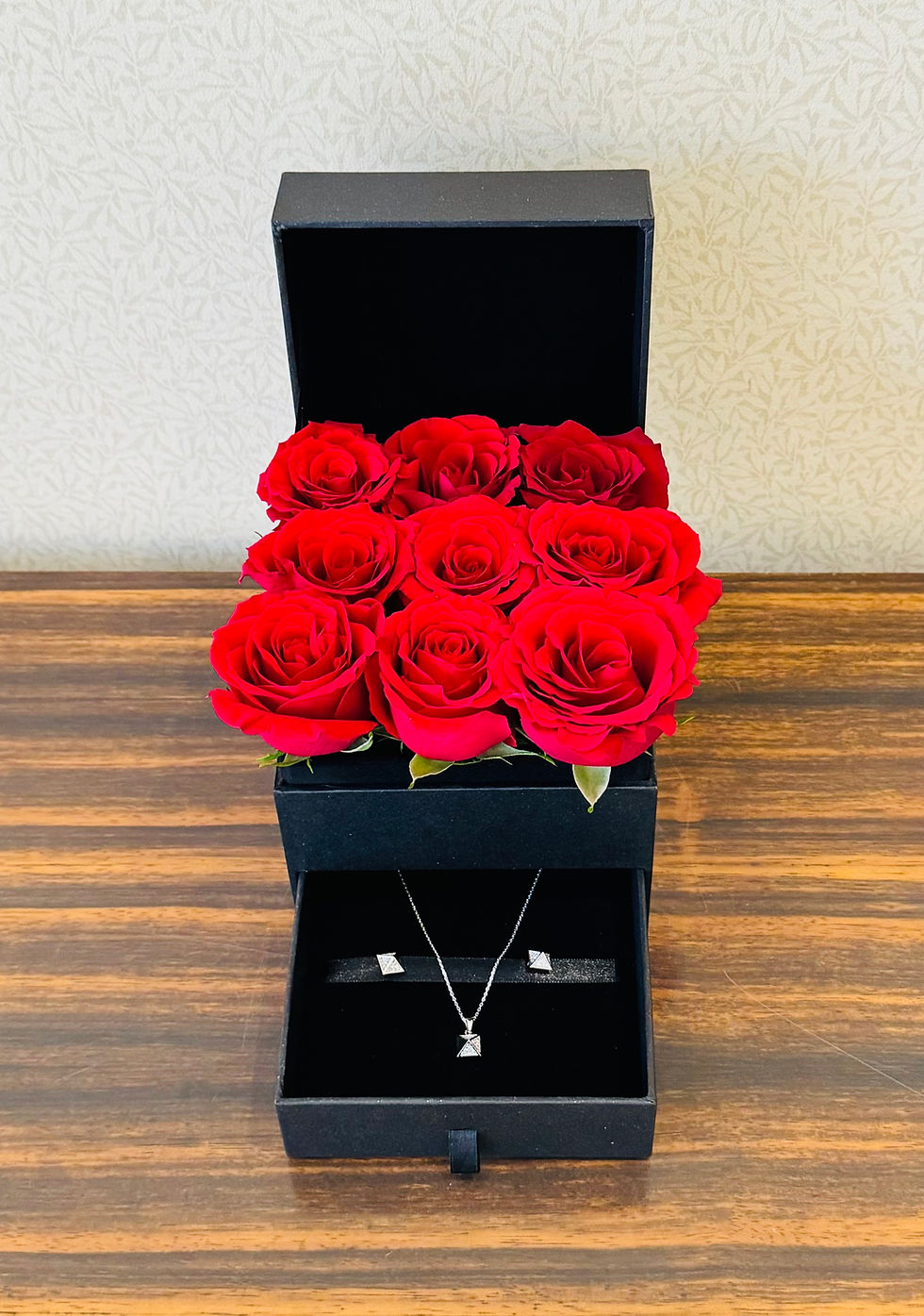 Flower Box With Half Set Triangle Design