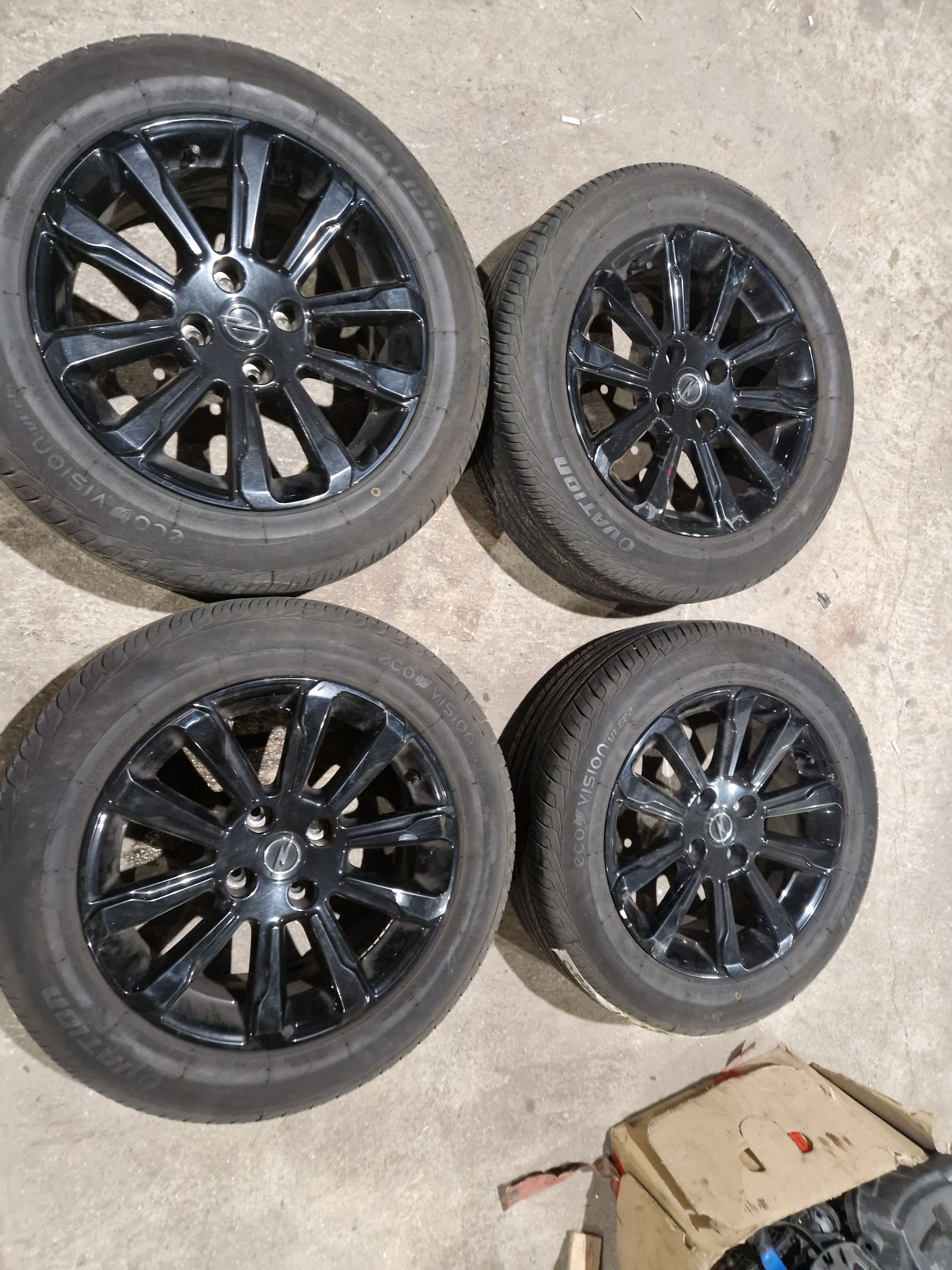 39216681 CERCHI IN LEGA OPEL CROSSLAND NERI 195 60 16 DOT 2023 100%BATTISTRADA