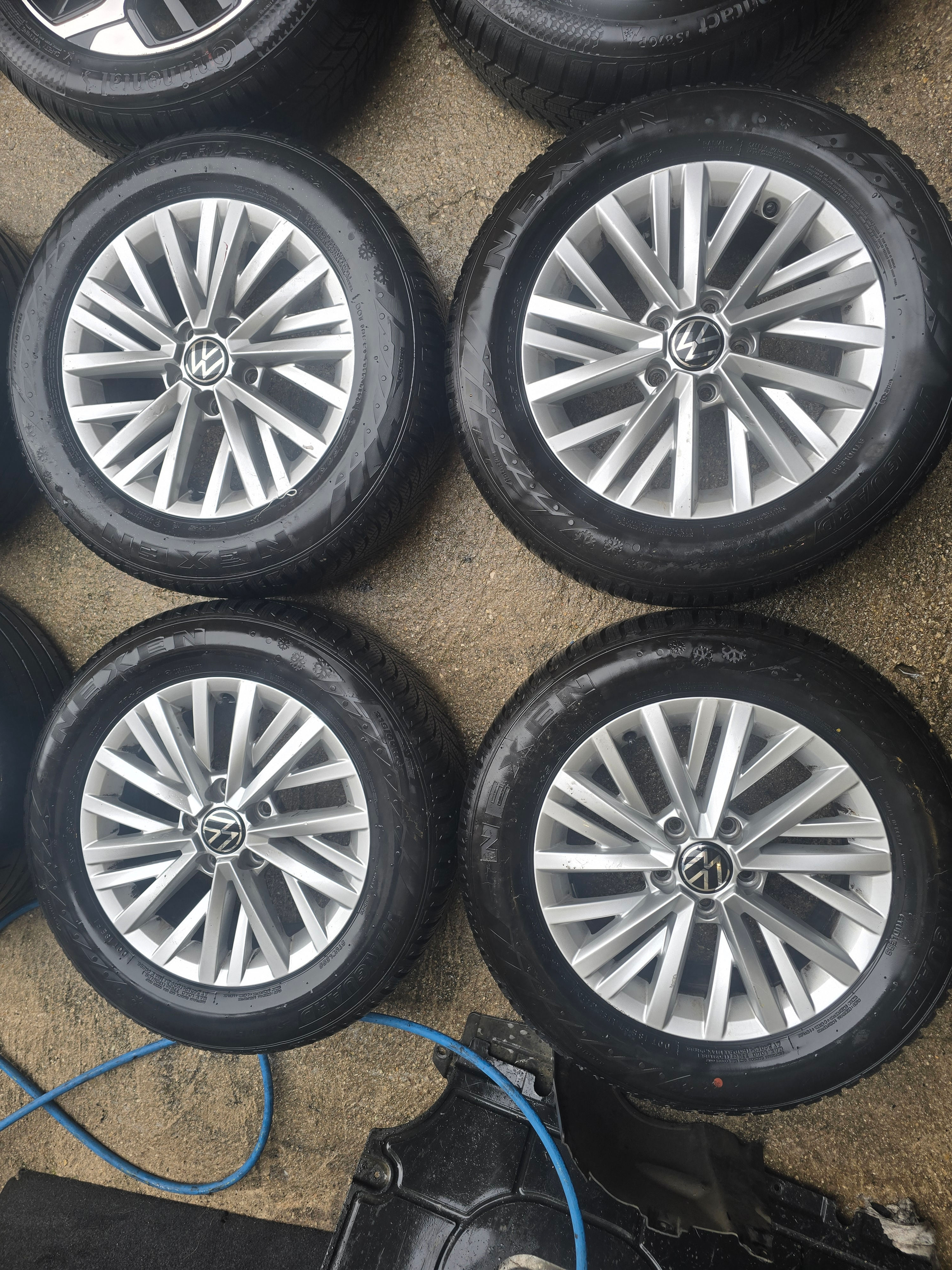 2GA601025AA CERCHI IN LEGA E GOMME VOLKSWAGEN T ROCK GOLF 7 A3 DOT 24 215 60 16