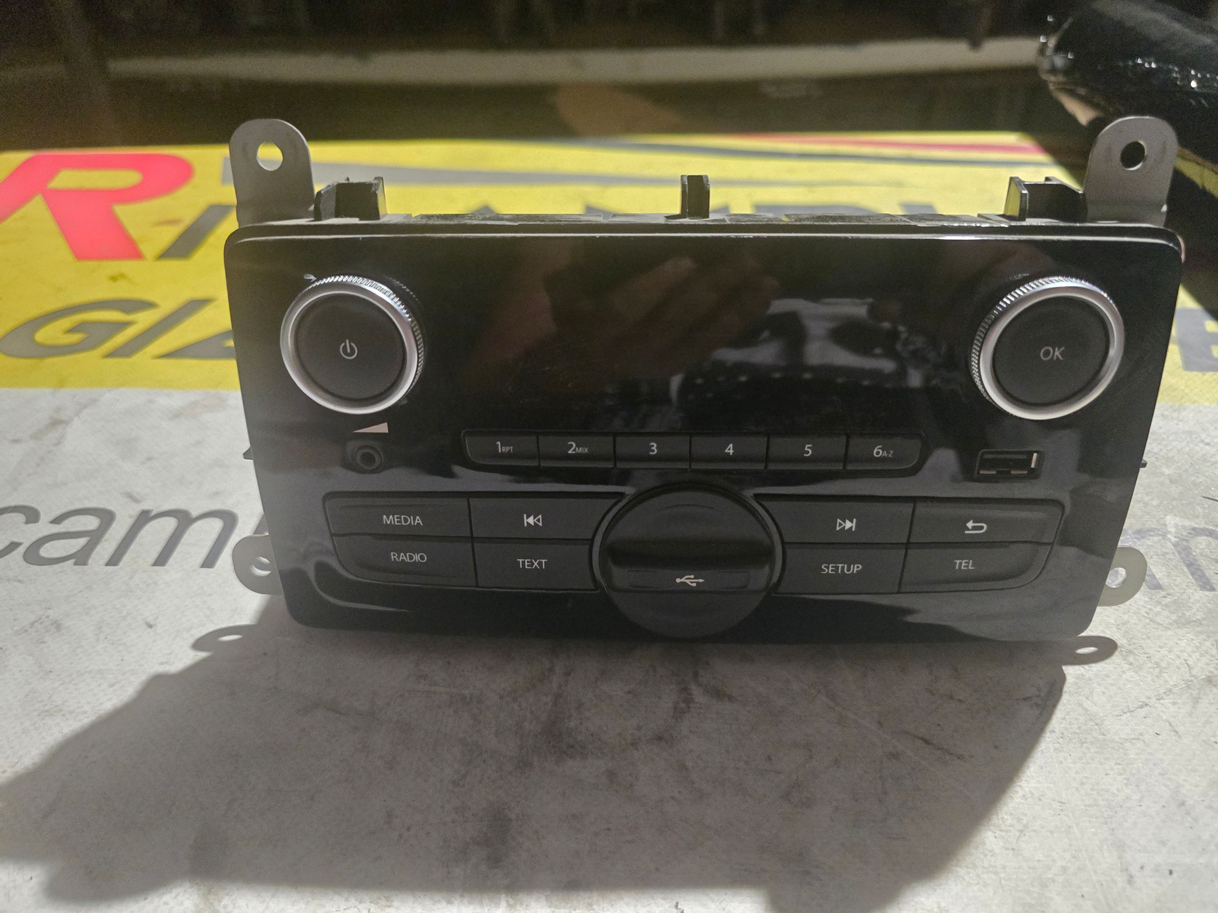 281151231R AUTORADIO STEREO LETTORE BLU E ME RENAULT CLIO IV 