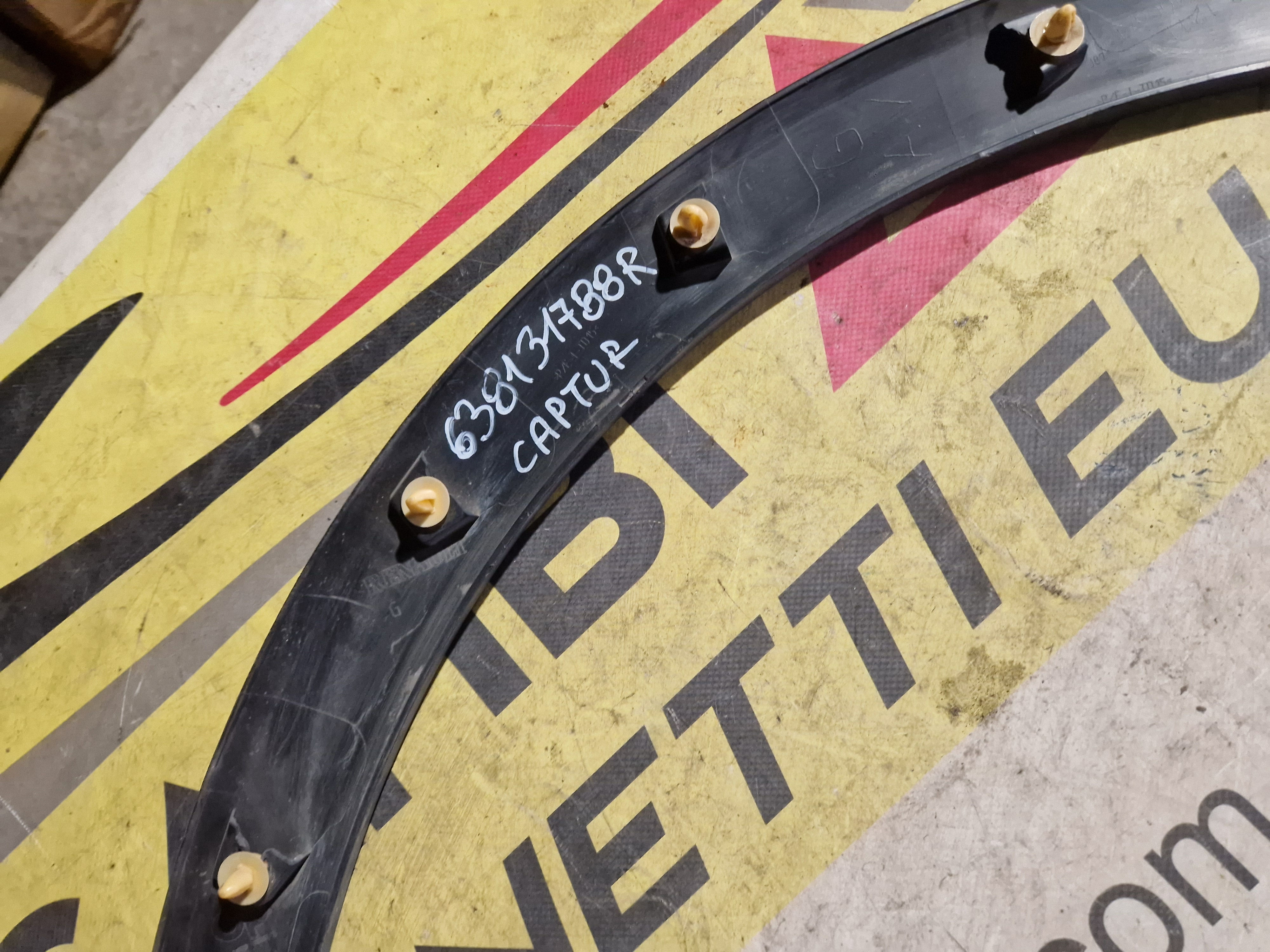 638131788r Parafanghino Anteriore sinistro Per Renault Captur 2013 in poi