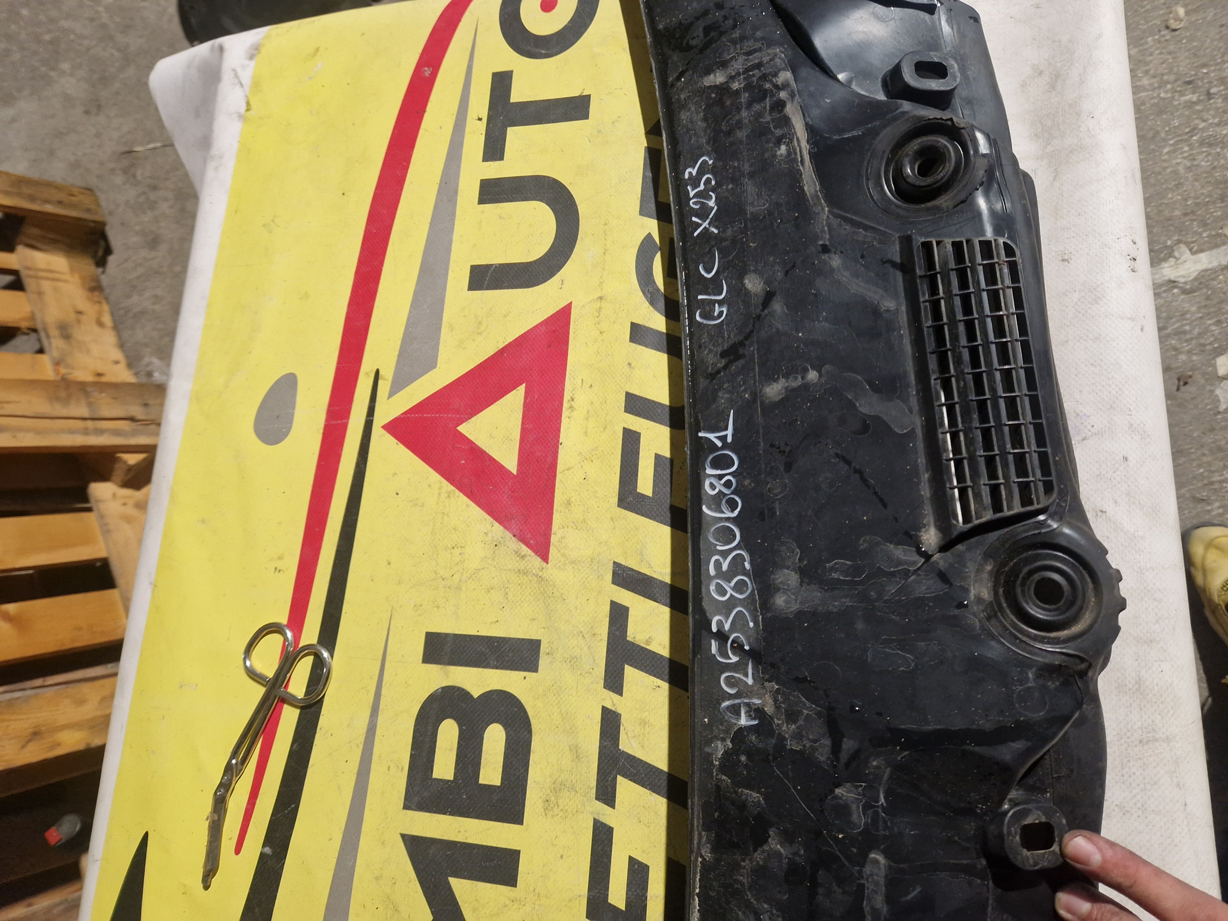 A2538306801 GRIGLIA GOCCIOLATOIO SOTTOPARABREZZA MERCEDES GLC COUPE 2019