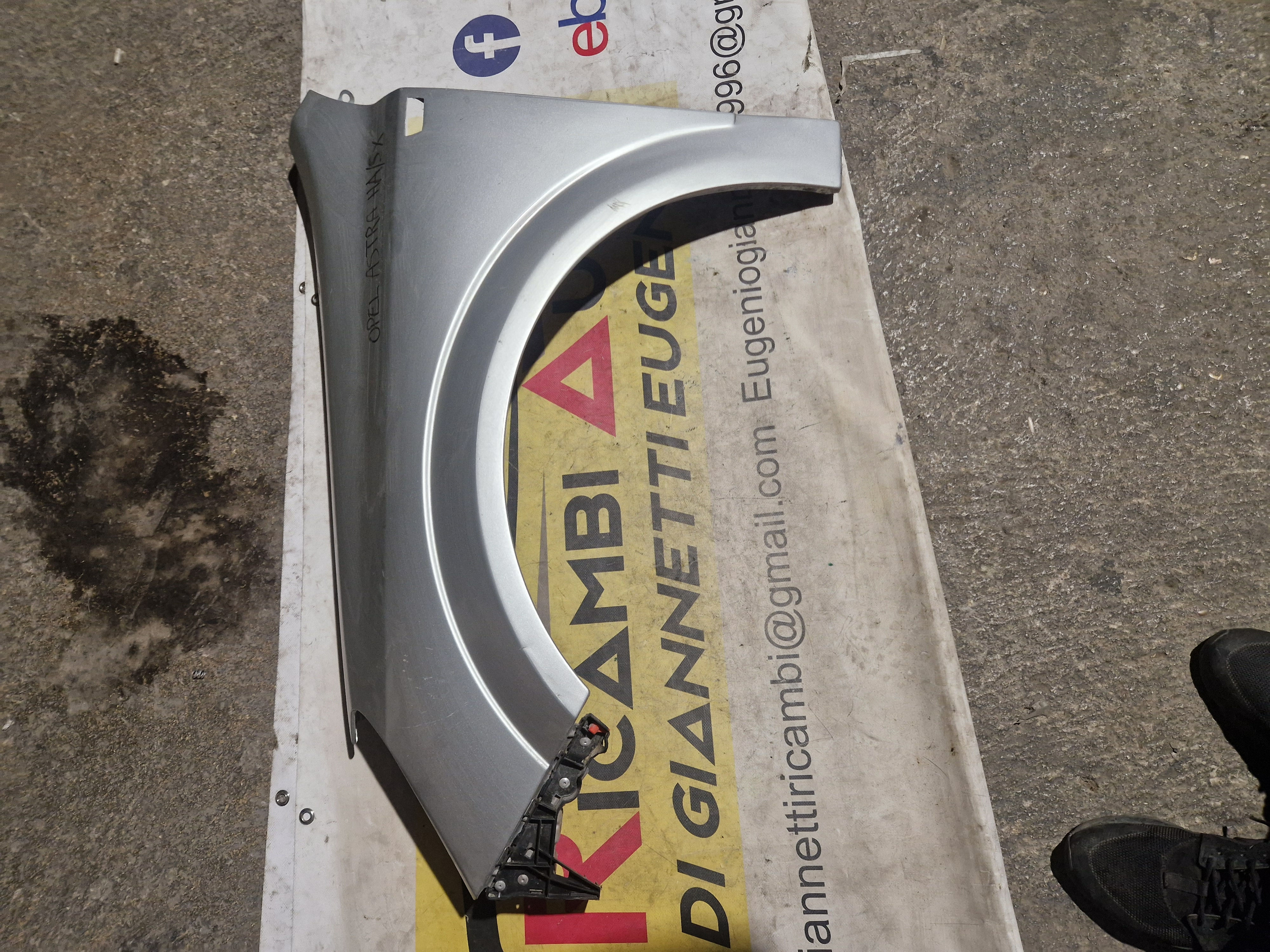 PARAFANGO ANTERIORE SINISTRO GRIGIO CHIARO OPEL ASTRA H