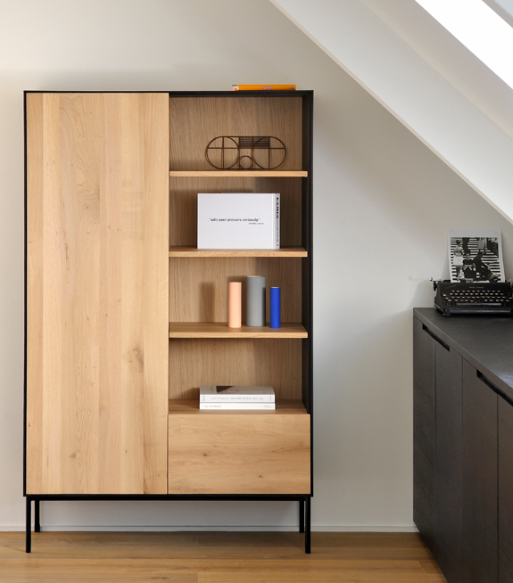 الصورة المصغرة: Blackbird Cupboard