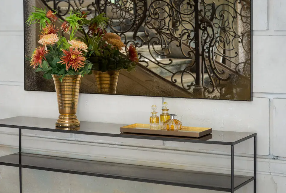 الصورة المصغرة: Aged Console