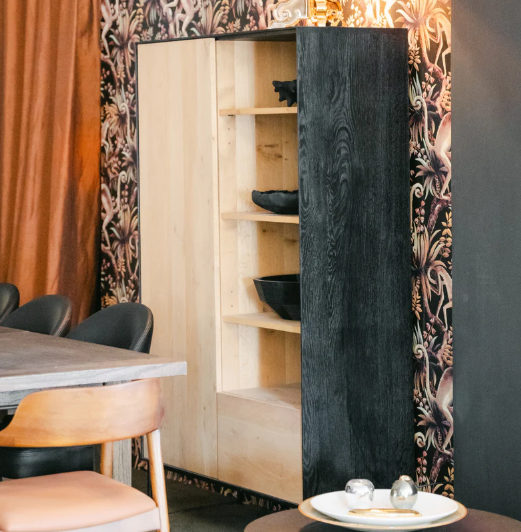 الصورة المصغرة: Blackbird Cupboard