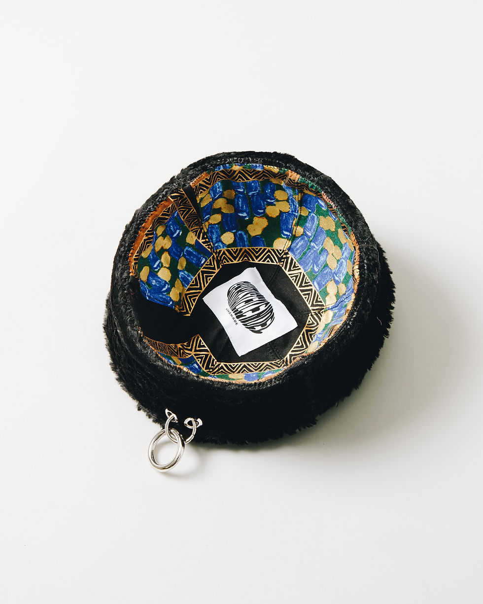 Thumbnail: Calot Noir Moiré