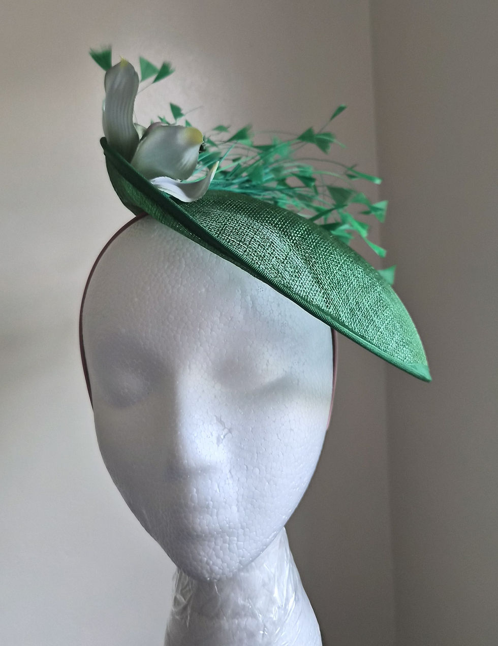 Thumbnail: F123 - Emerald Lily Disc Fascinator