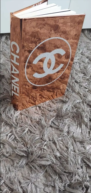 ONE DECORATIVE INSPIRED COFFEE TABLE BOOK FOR HOME DECORATIONS