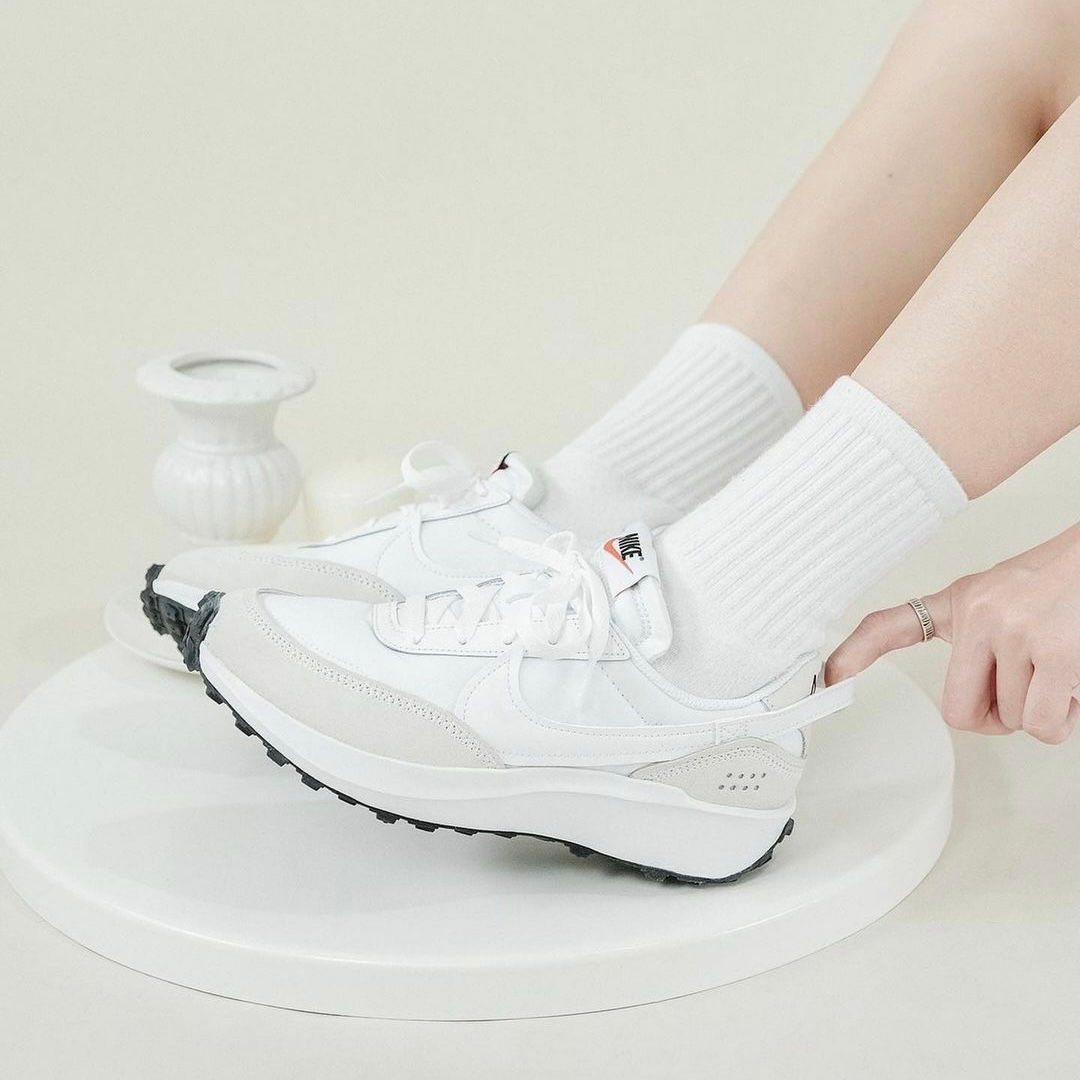 女裝 NIKE WAFFLE DEBUT (WHITE) “小SACAI”
